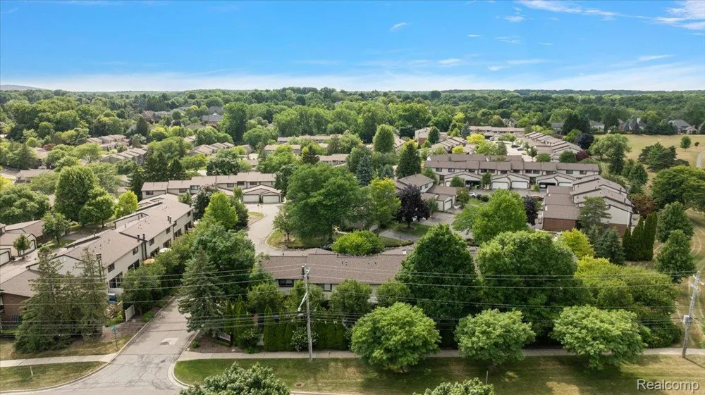 1254 Charleston Court Northville City, MI 48167