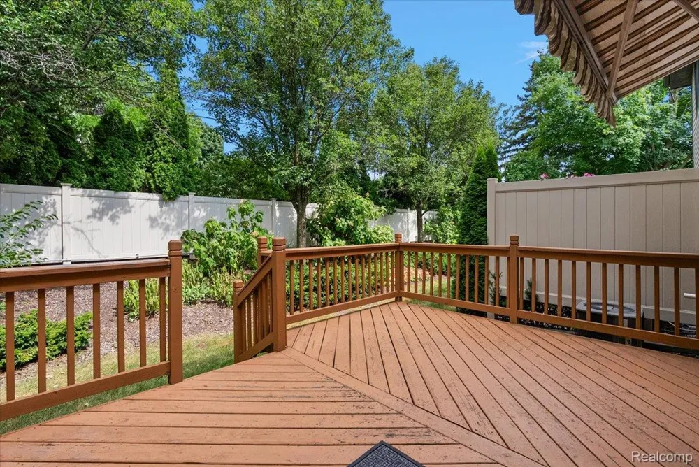 1254 Charleston Court Northville City, MI 48167