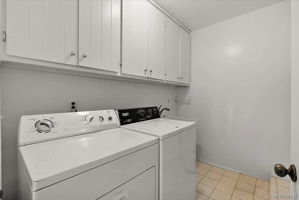 1254 Charleston Court Northville City, MI 48167