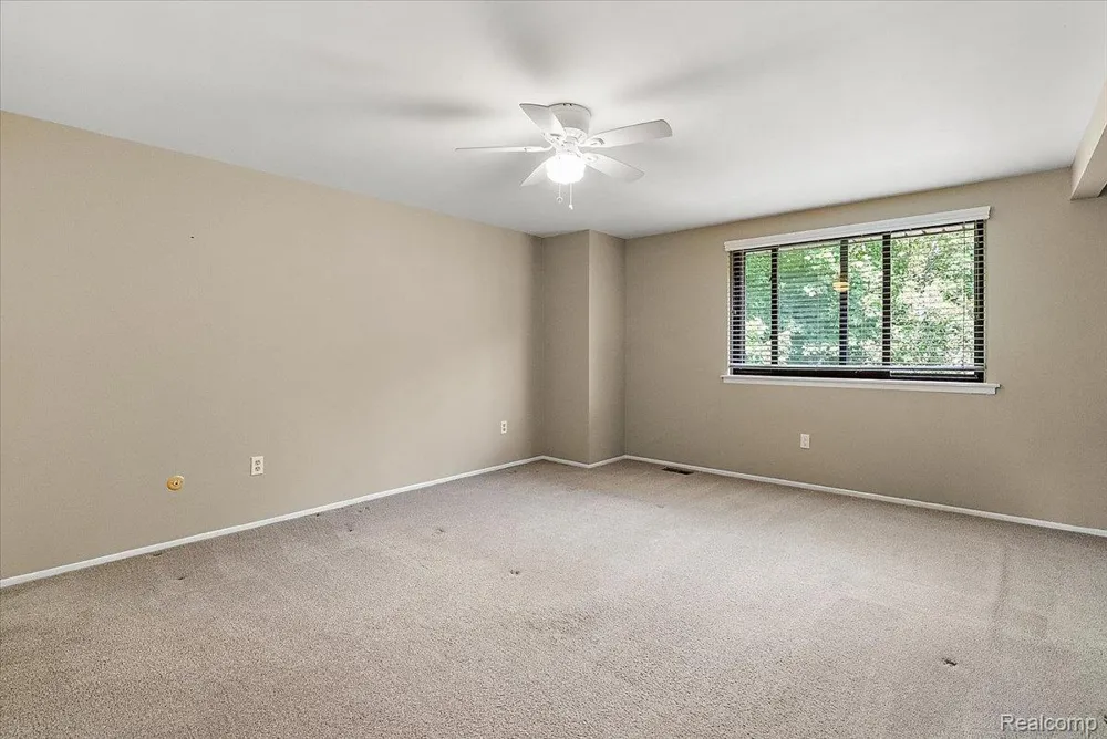 1254 Charleston Court Northville City, MI 48167