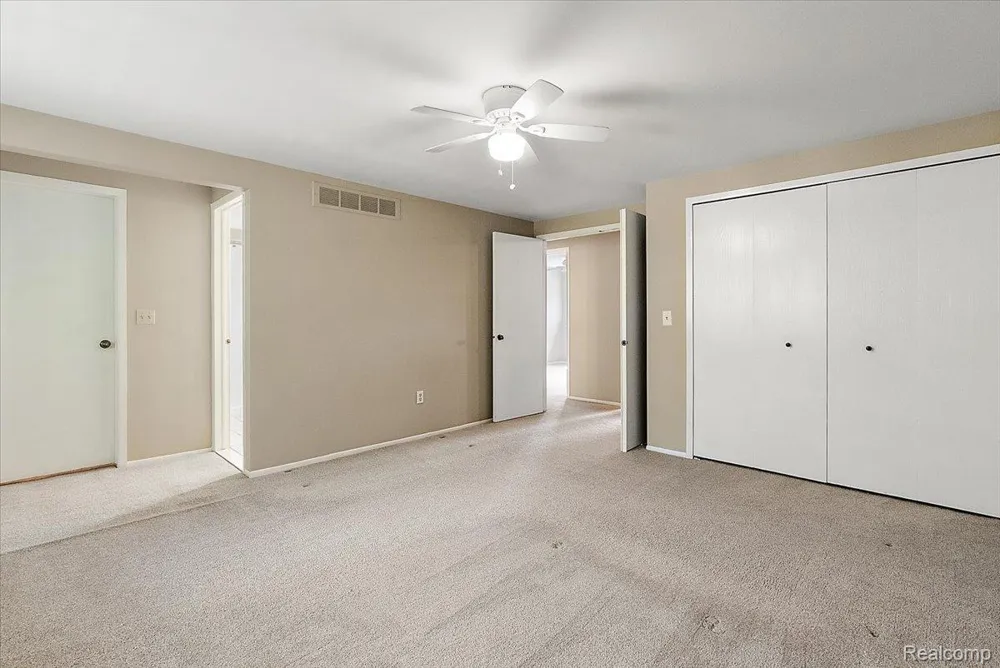 1254 Charleston Court Northville City, MI 48167