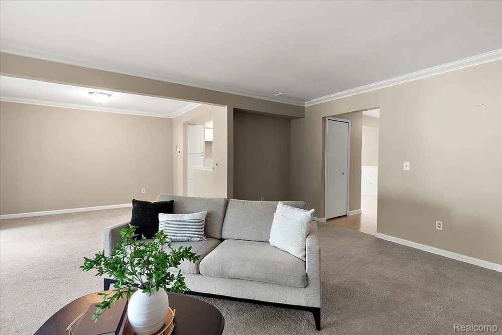 1254 Charleston Court Northville City, MI 48167