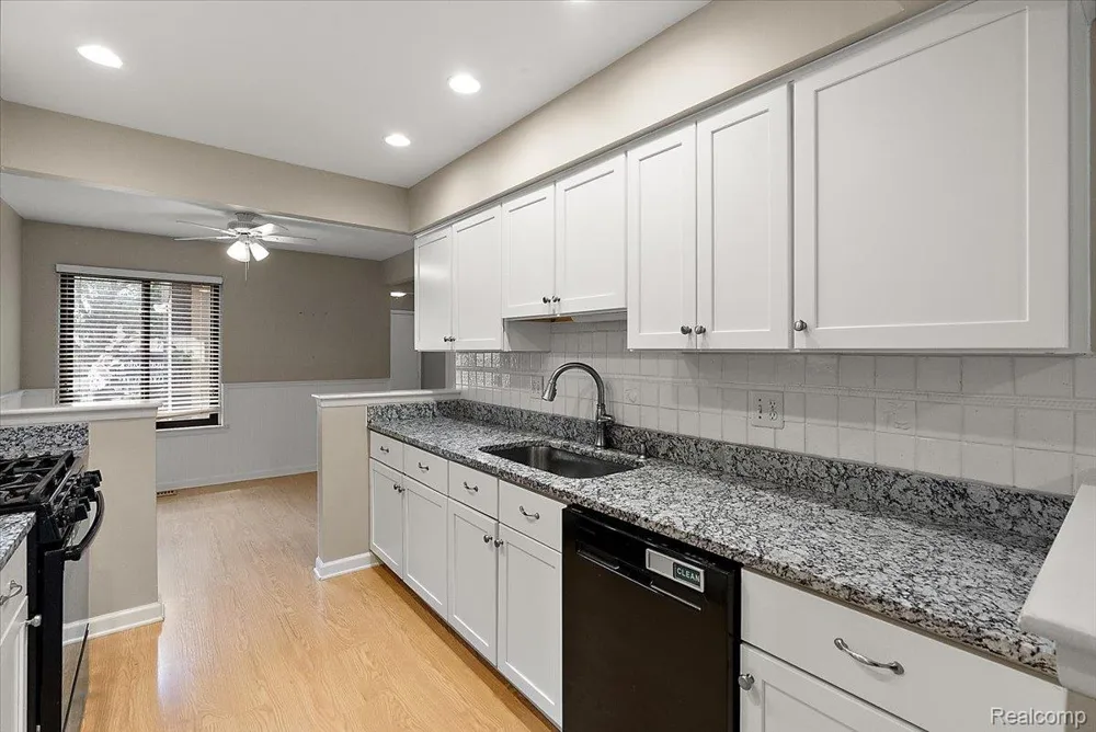 1254 Charleston Court Northville City, MI 48167