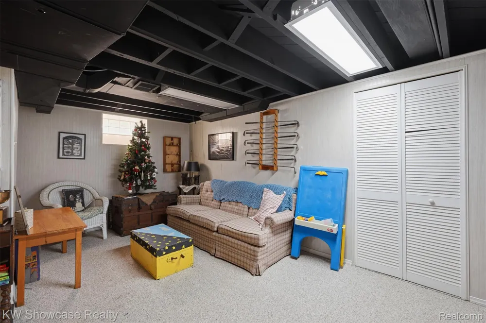 2071 Dorothea Road Berkley City, MI 48072