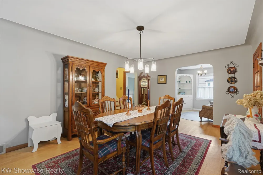 2071 Dorothea Road Berkley City, MI 48072
