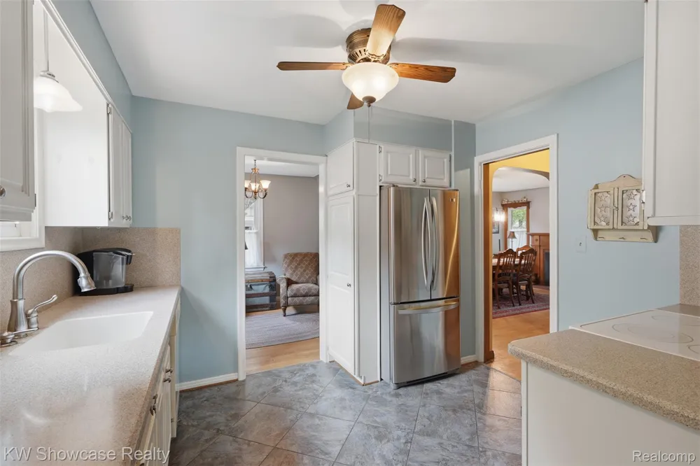 2071 Dorothea Road Berkley City, MI 48072