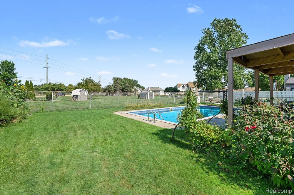15299 Brandy Lane Macomb Township, MI 48044