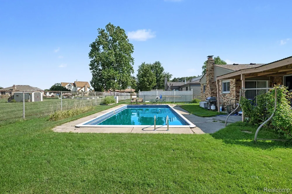 15299 Brandy Lane Macomb Township, MI 48044