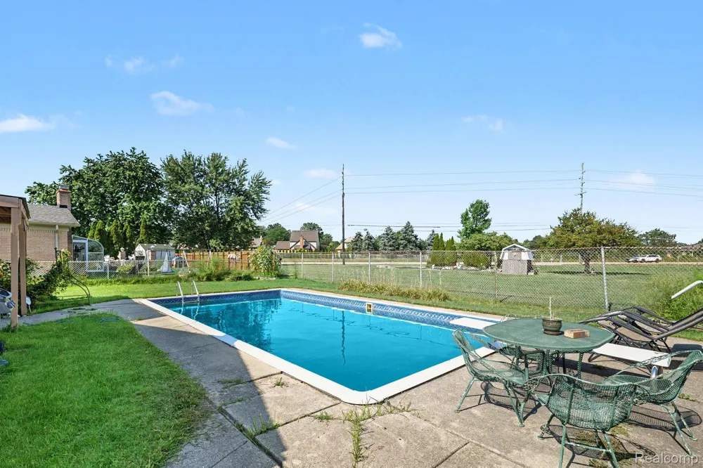 15299 Brandy Lane Macomb Township, MI 48044