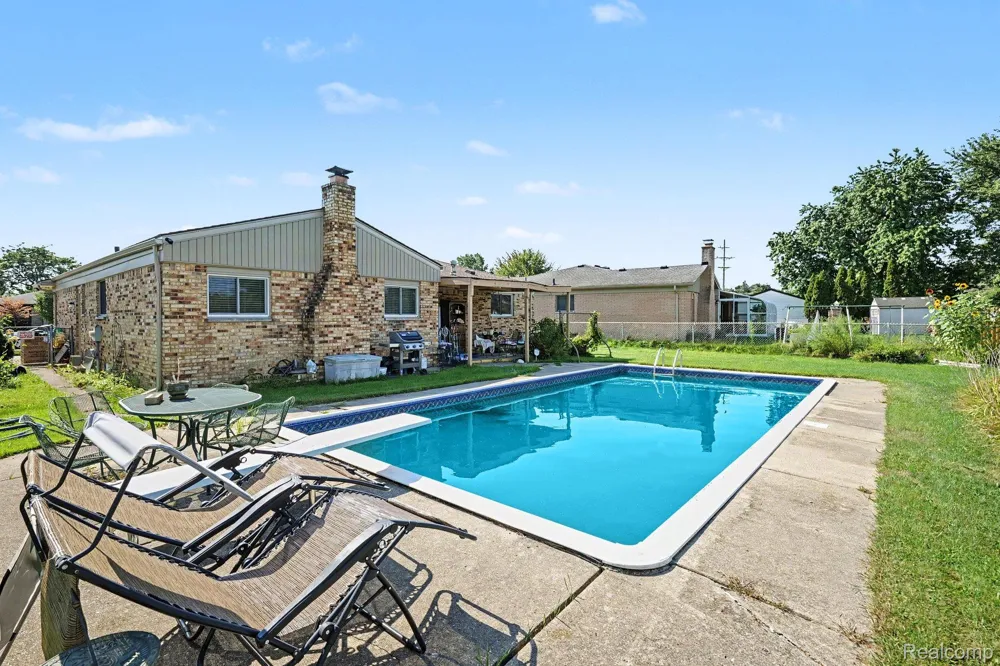 15299 Brandy Lane Macomb Township, MI 48044