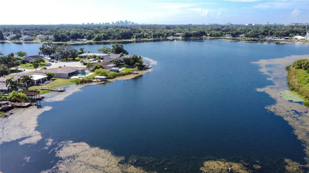 7703 LAKESIDE BOULEVARD Tampa, FL 33614