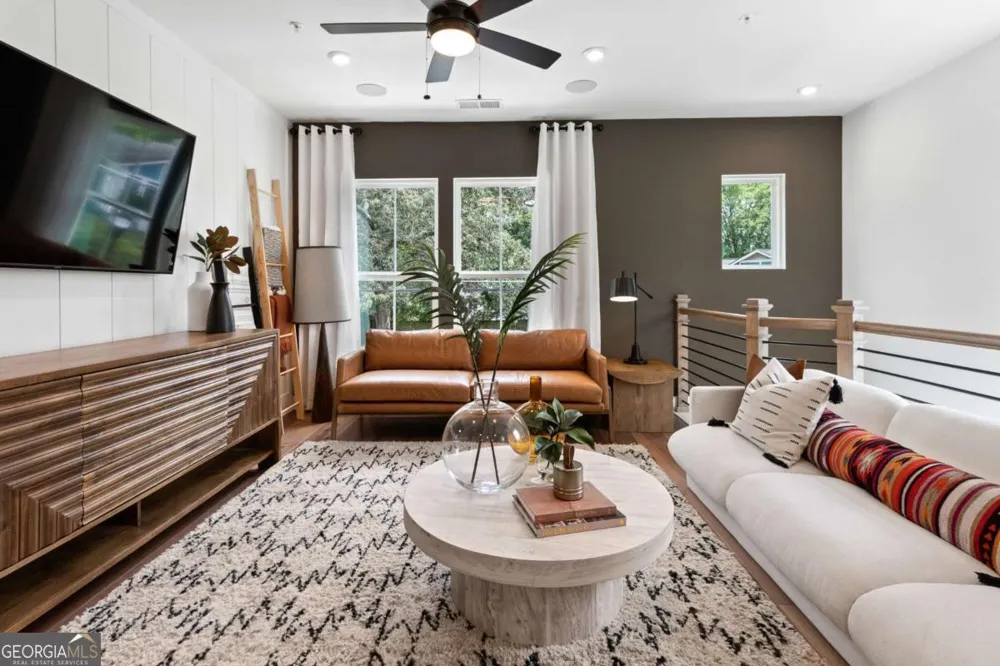 1926 Rogers CT Atlanta, GA 30318