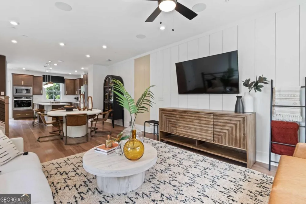 1926 Rogers CT Atlanta, GA 30318