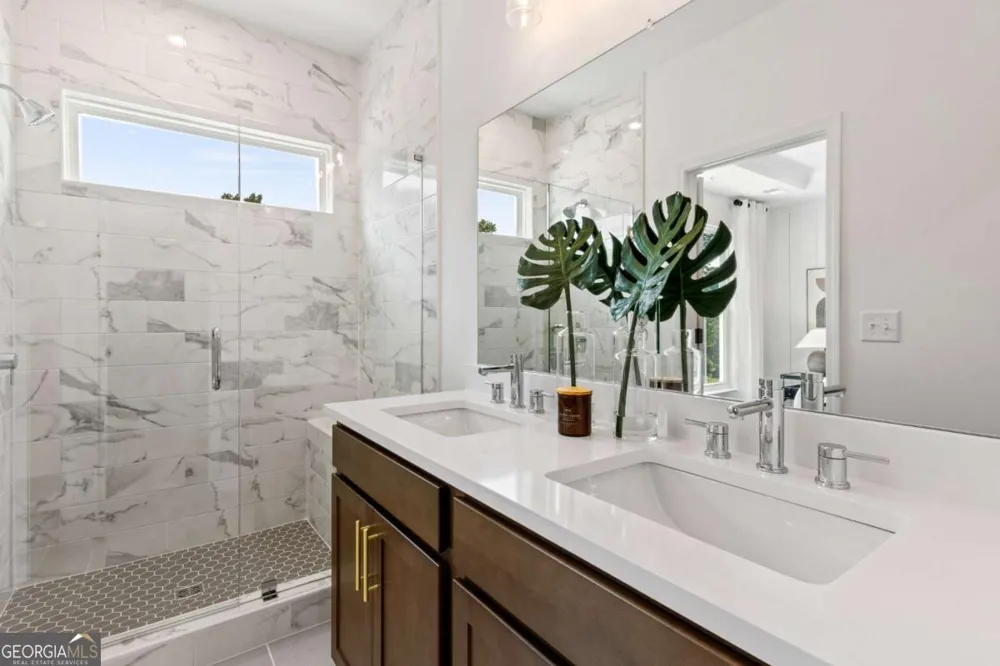 1926 Rogers CT Atlanta, GA 30318