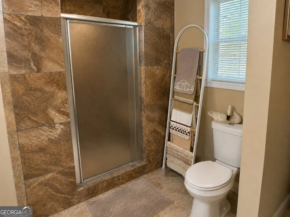 125 Maple PL Fayetteville, GA 30215
