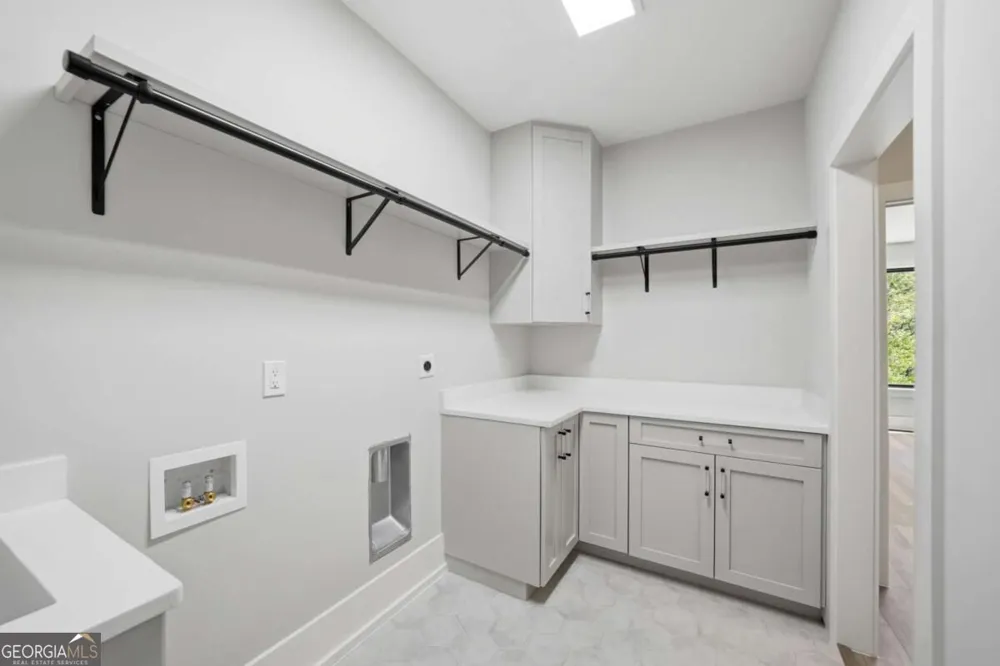 415 419 Westside DR Roswell, GA 30075