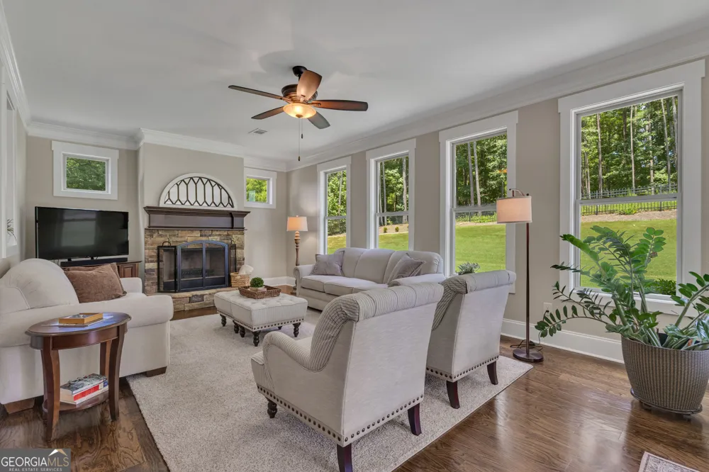 211 Northwynn DR Sharpsburg, GA 30277