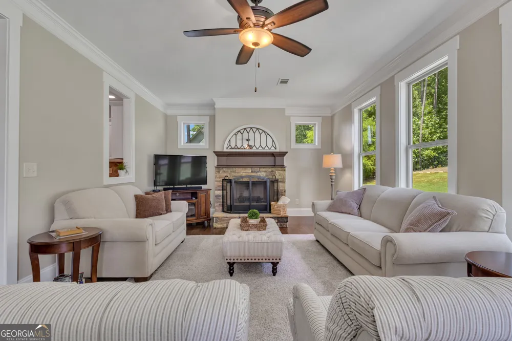 211 Northwynn DR Sharpsburg, GA 30277