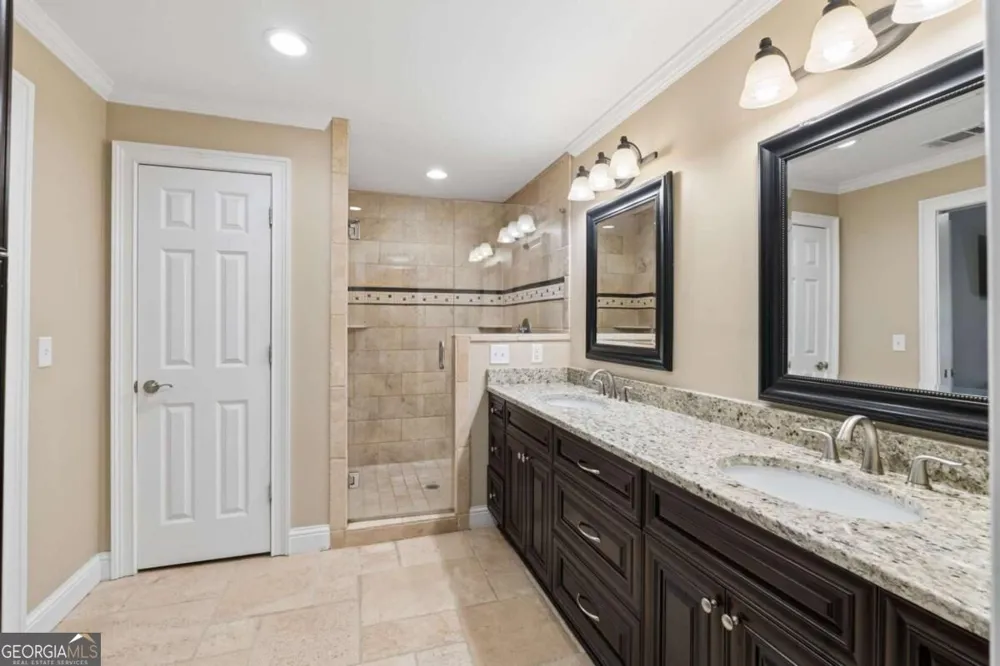 5558 Naylor CT Peachtree Corners, GA 30092