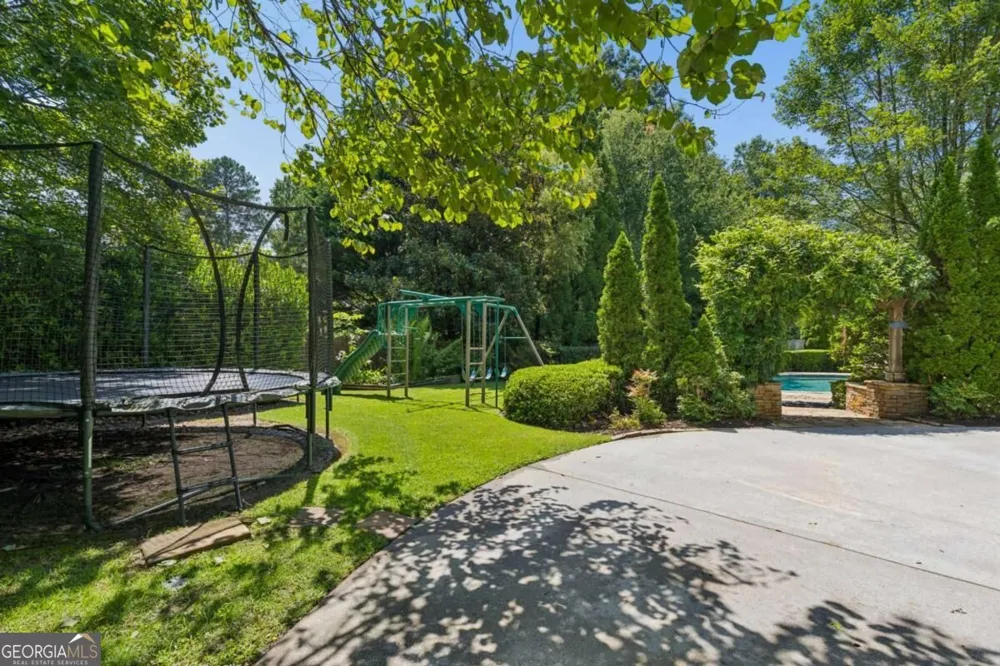 5558 Naylor CT Peachtree Corners, GA 30092