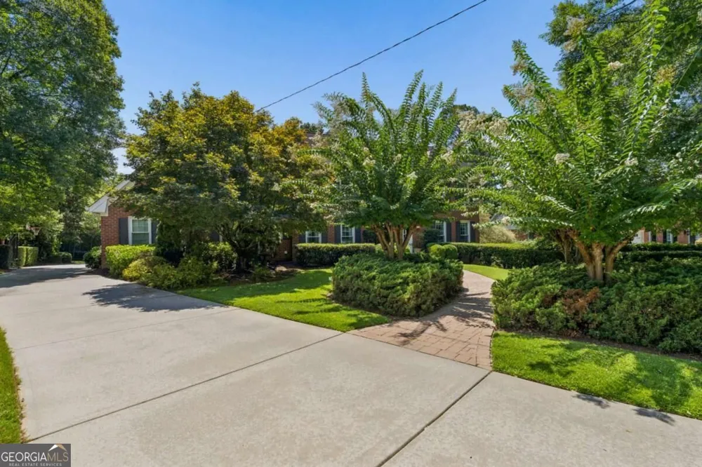5558 Naylor CT Peachtree Corners, GA 30092