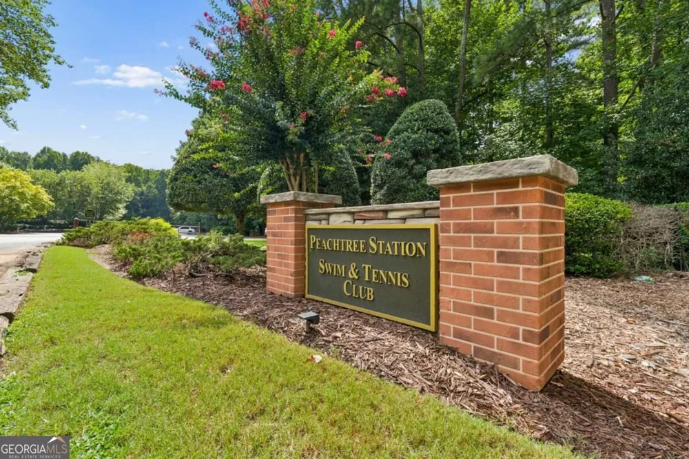 5558 Naylor CT Peachtree Corners, GA 30092