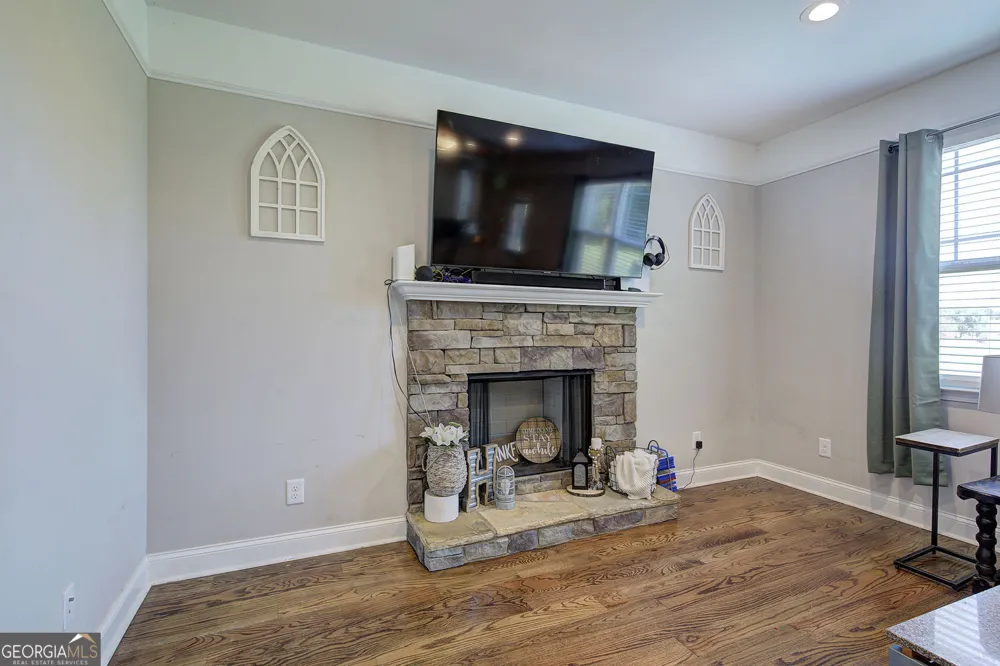 327 Larkspur DR SW Calhoun, GA 30701
