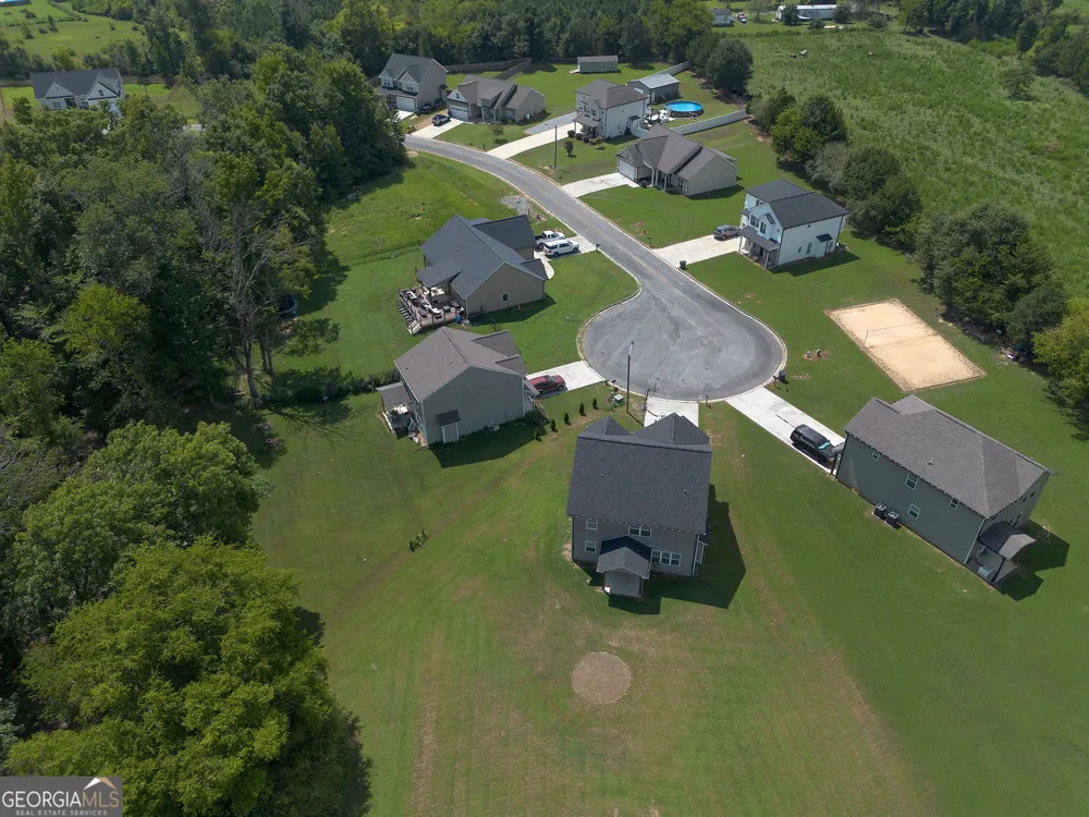 327 Larkspur DR SW Calhoun, GA 30701