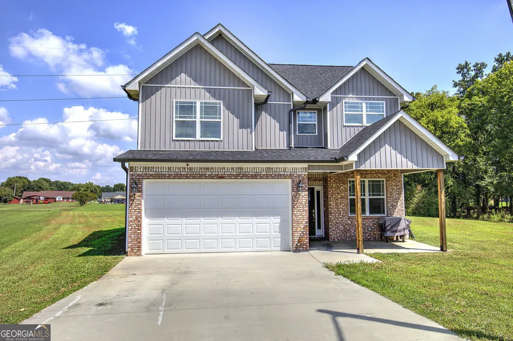 327 Larkspur DR SW Calhoun, GA 30701