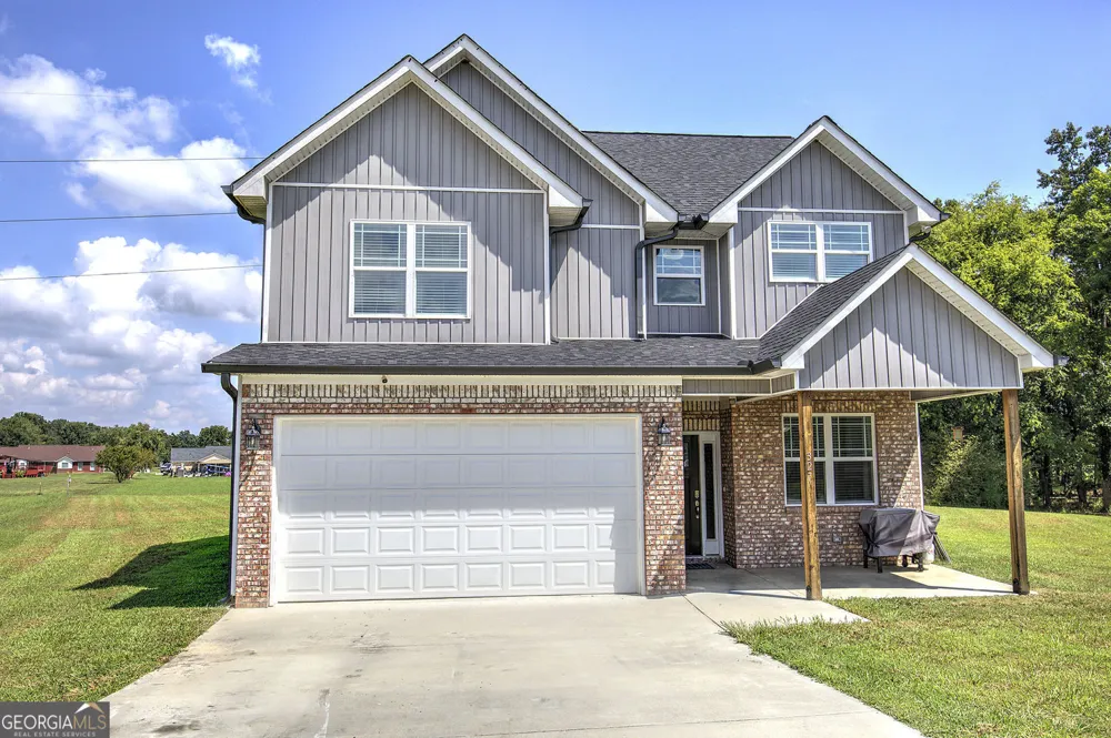 327 Larkspur DR SW Calhoun, GA 30701