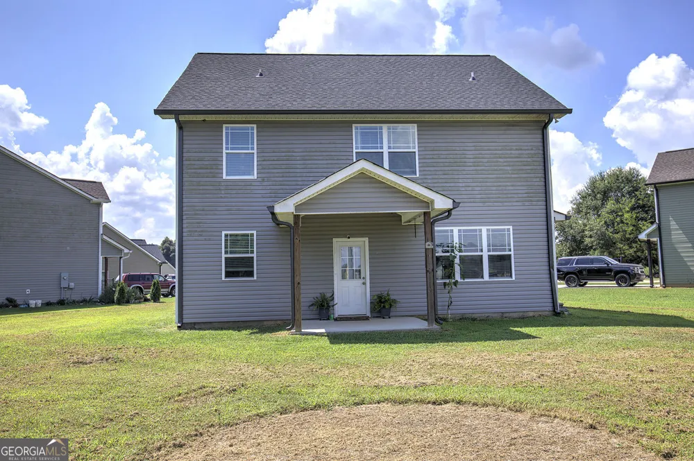 327 Larkspur DR SW Calhoun, GA 30701