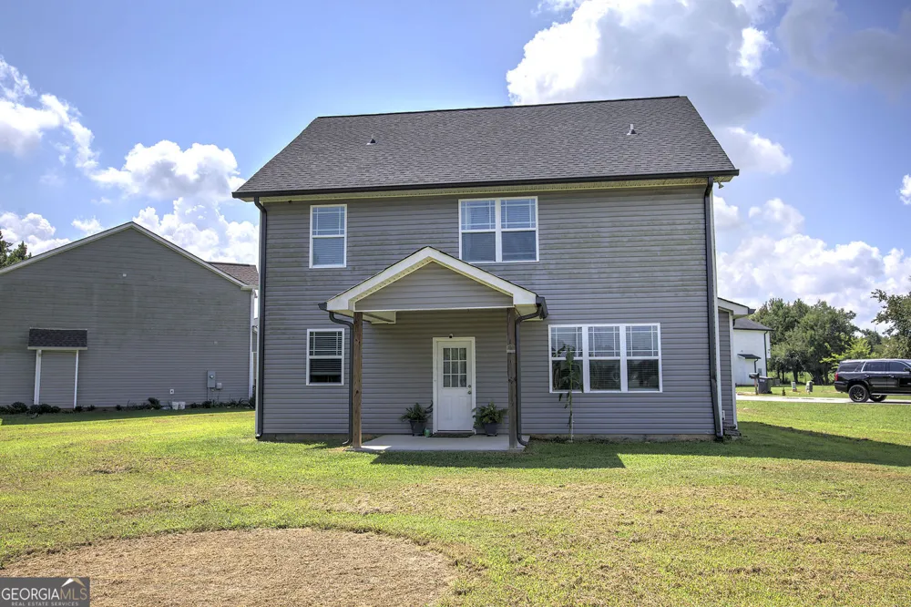 327 Larkspur DR SW Calhoun, GA 30701