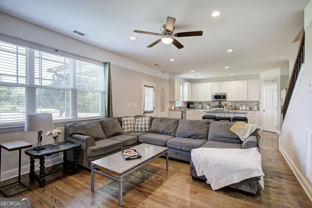 327 Larkspur DR SW Calhoun, GA 30701