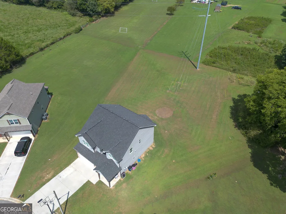 327 Larkspur DR SW Calhoun, GA 30701