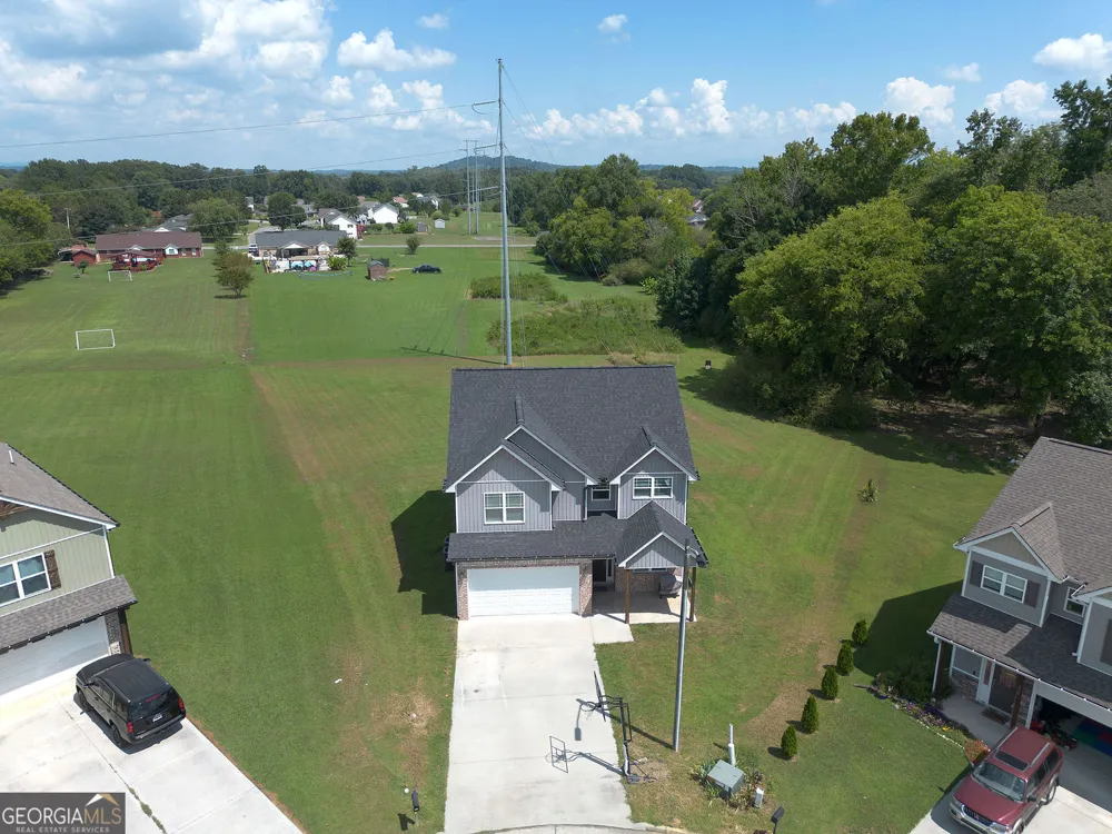 327 Larkspur DR SW Calhoun, GA 30701
