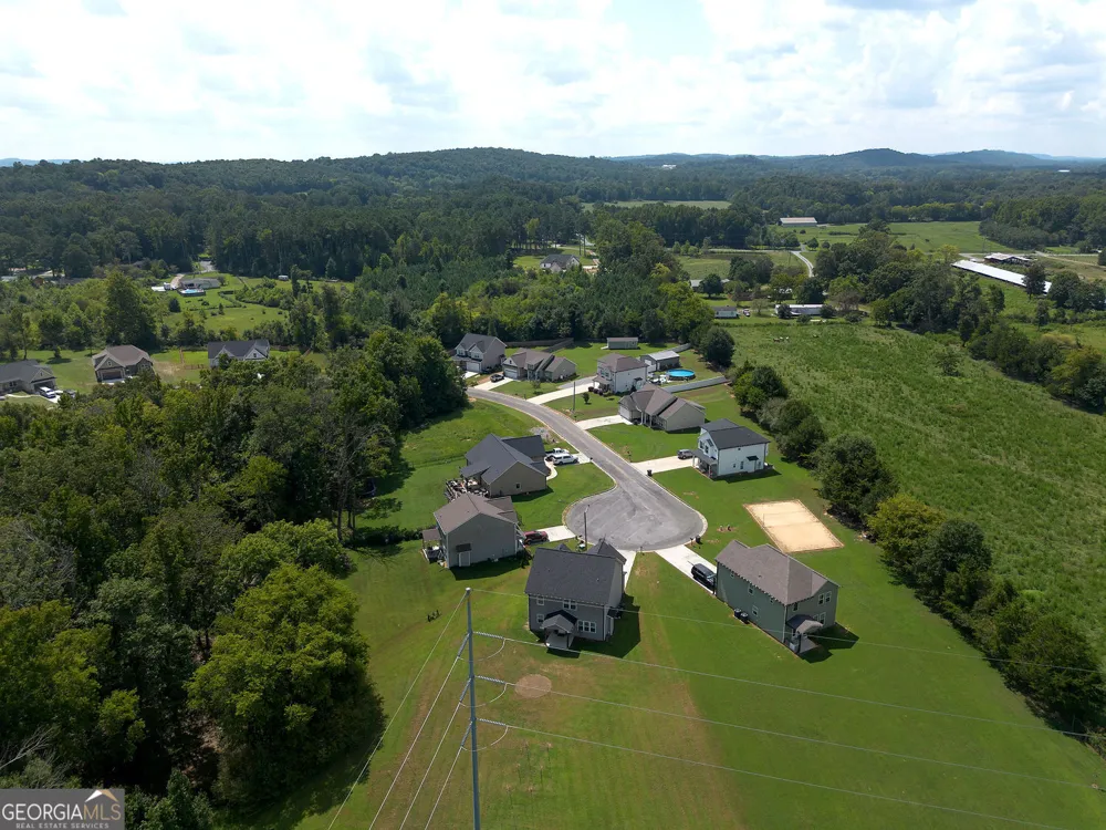327 Larkspur DR SW Calhoun, GA 30701