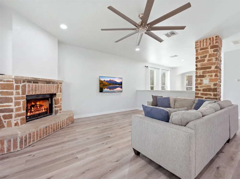 164 Caddis Cove Kyle, TX 78640