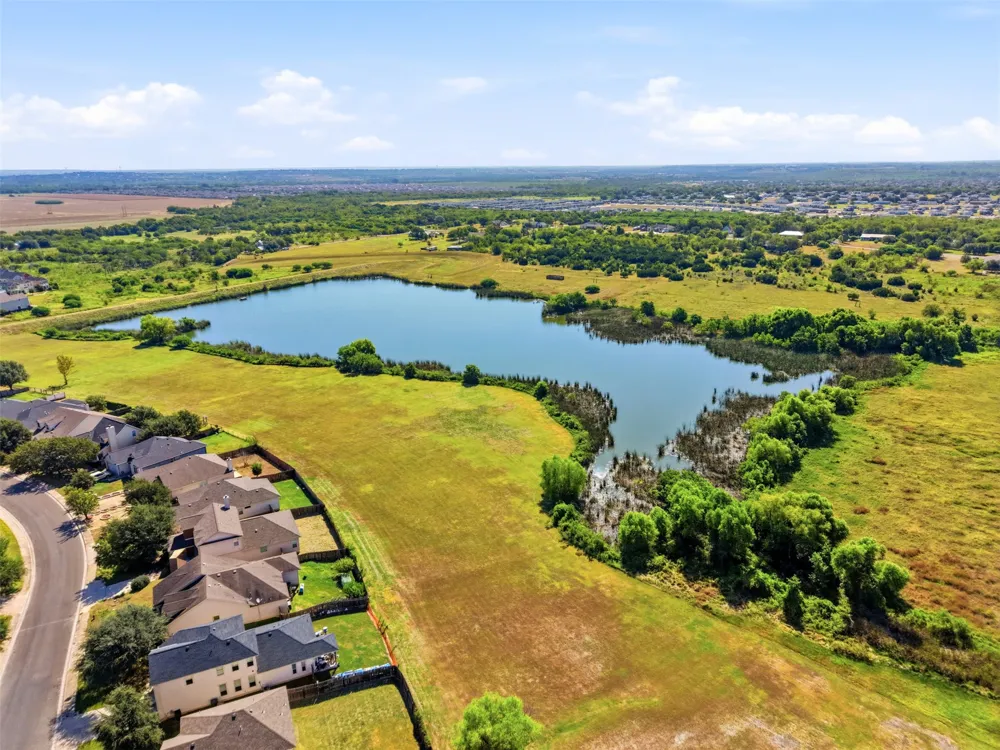 164 Caddis Cove Kyle, TX 78640