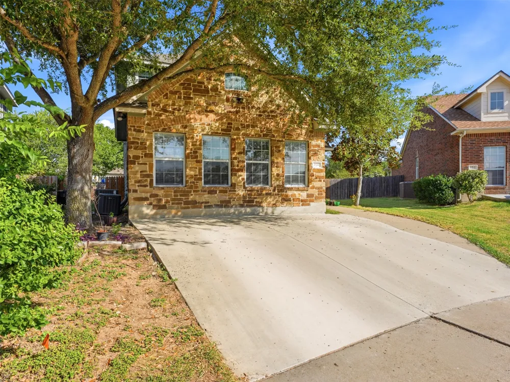 164 Caddis Cove Kyle, TX 78640