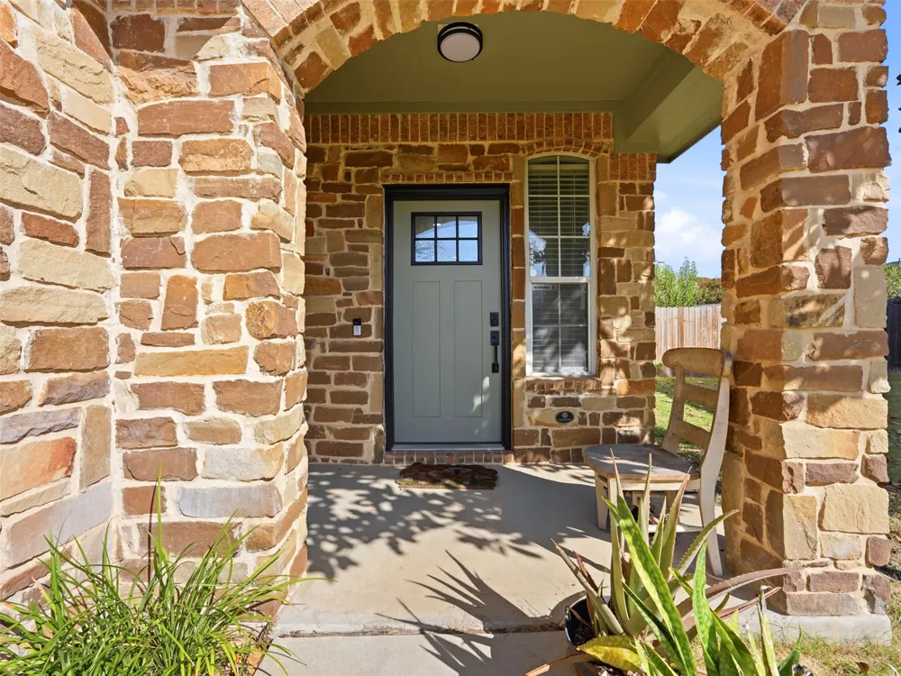 164 Caddis Cove Kyle, TX 78640