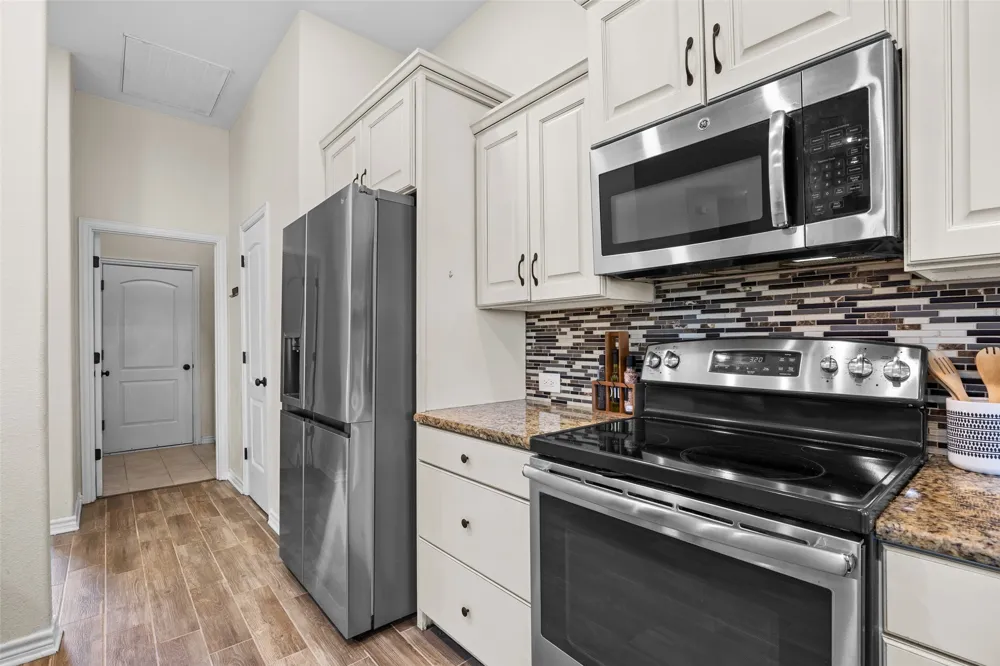 10409 Little Creek Circle Dripping Springs, TX 78620