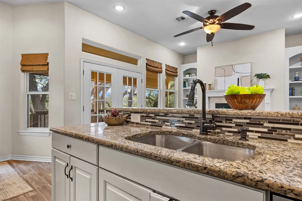 10409 Little Creek Circle Dripping Springs, TX 78620