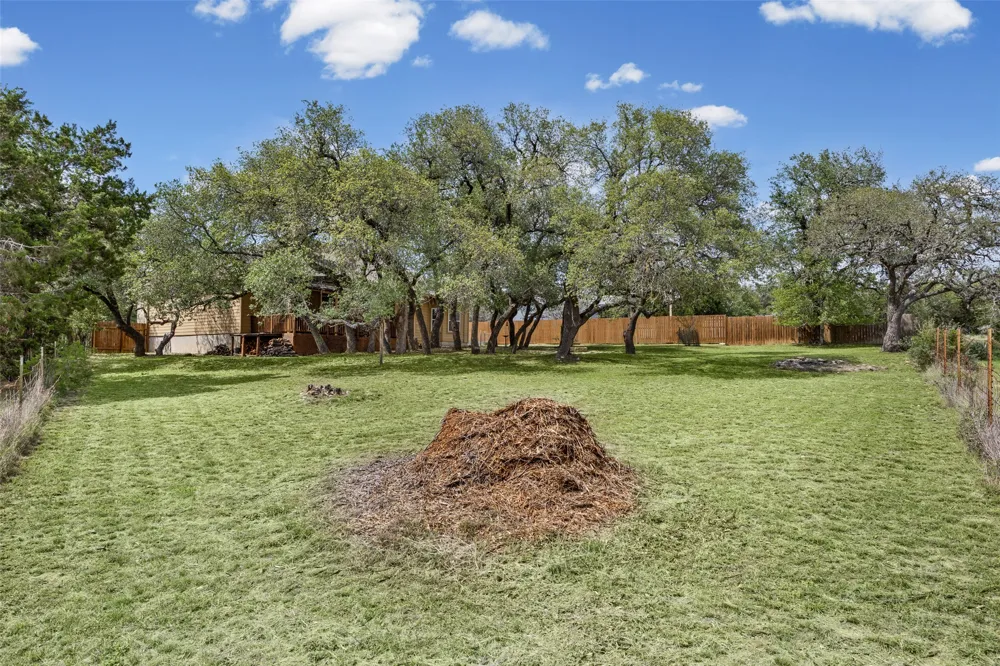 10409 Little Creek Circle Dripping Springs, TX 78620