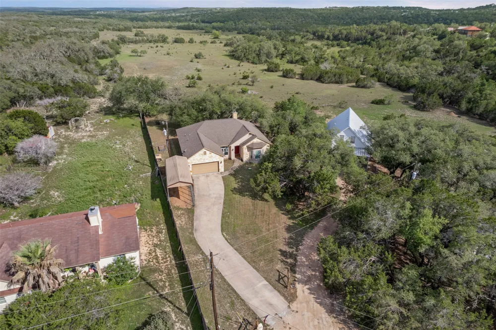 10409 Little Creek Circle Dripping Springs, TX 78620
