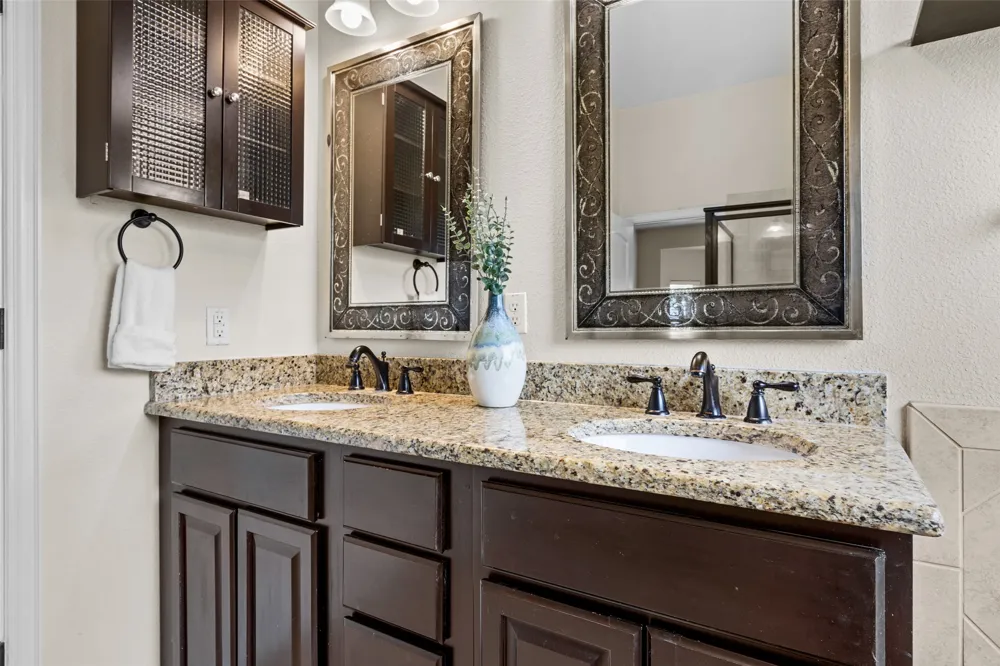 10409 Little Creek Circle Dripping Springs, TX 78620