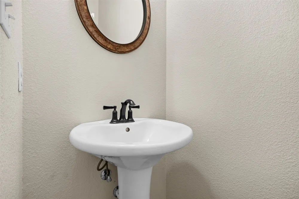 10409 Little Creek Circle Dripping Springs, TX 78620