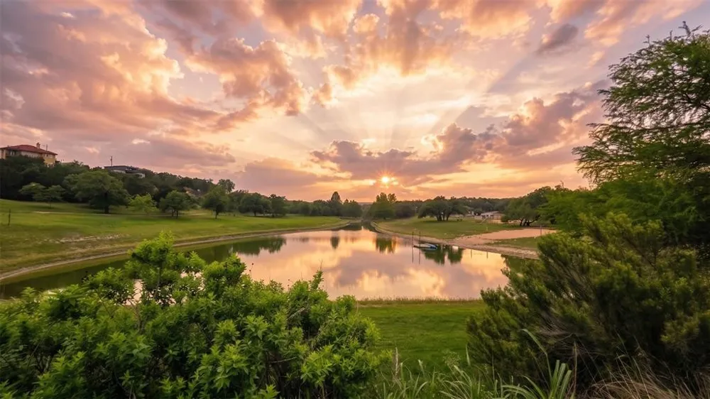 10409 Little Creek Circle Dripping Springs, TX 78620
