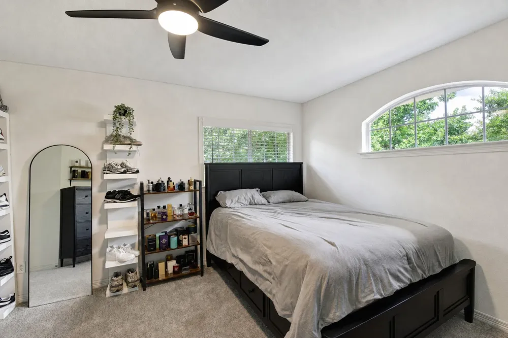 816 Lake View Court E Crowley, TX 76036