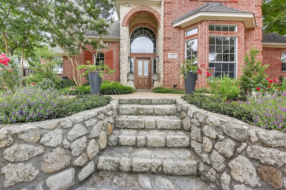 816 Lake View Court E Crowley, TX 76036