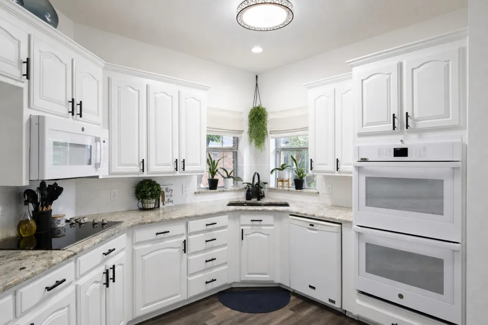 816 Lake View Court E Crowley, TX 76036